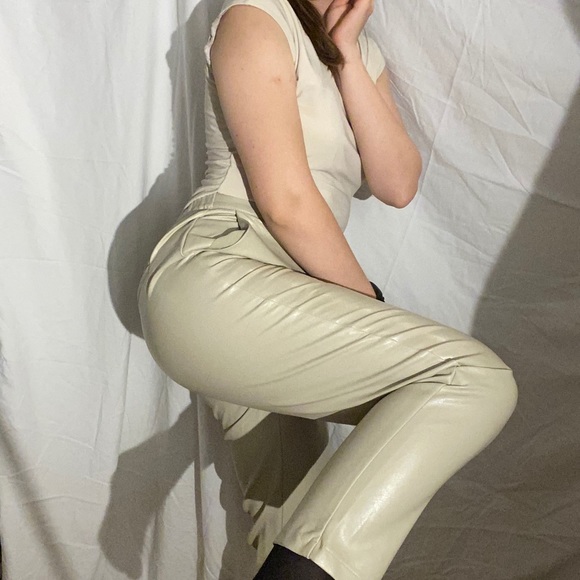 Beige Trousers Outlet Faux Leather pants - Picture 16 of 16